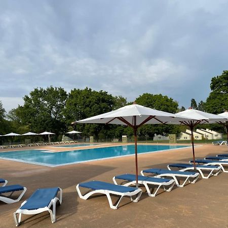 Village Vacances Chateau De Treambert Mesquer Exterior foto